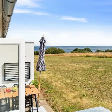 Mia - 200m From The Sea By Interhome
